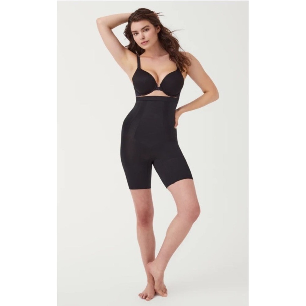 Spanx Women's Oncore High-Waisted Mid-Thigh Short Shapewear Very Black
